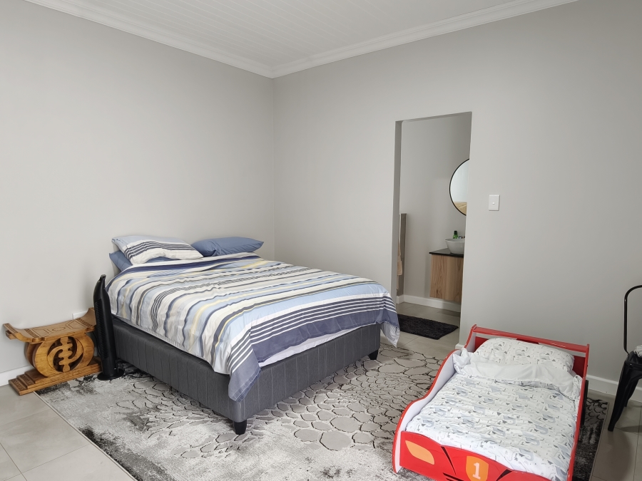 To Let 4 Bedroom Property for Rent in St Francis Links Eastern Cape